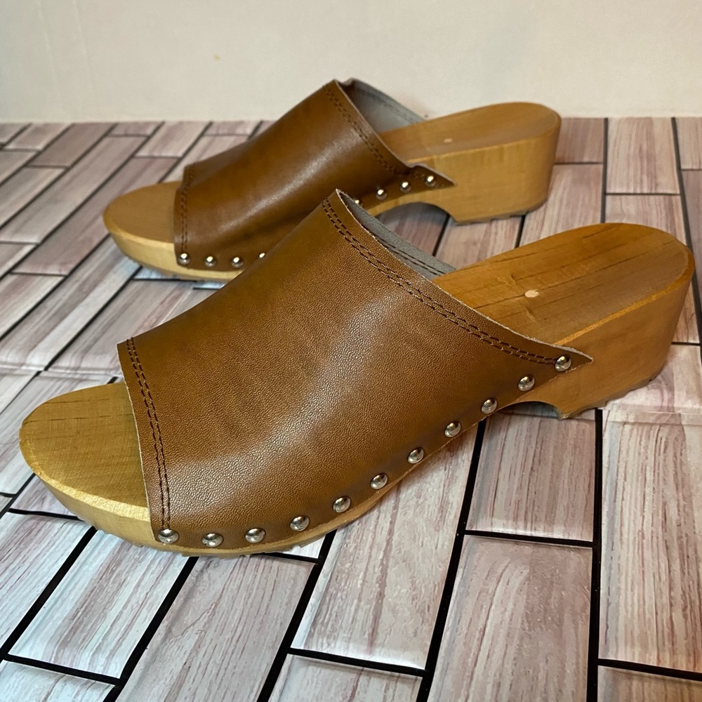 Women's Brown Leather Clog Mules